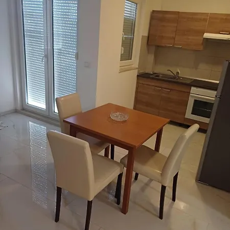 Zdrave - Free Parking * Makarska